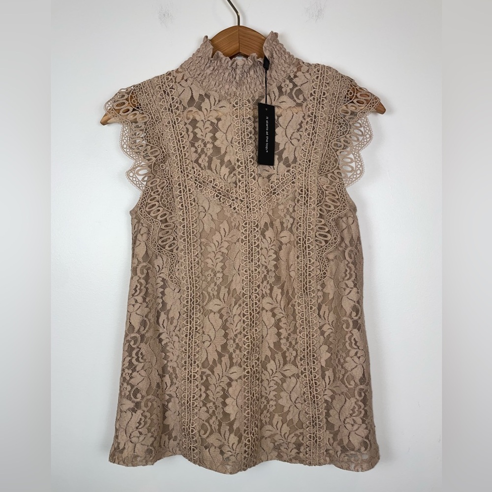 Cable & Gauge Beige Lace Mock Neck Sleeveless Blouse